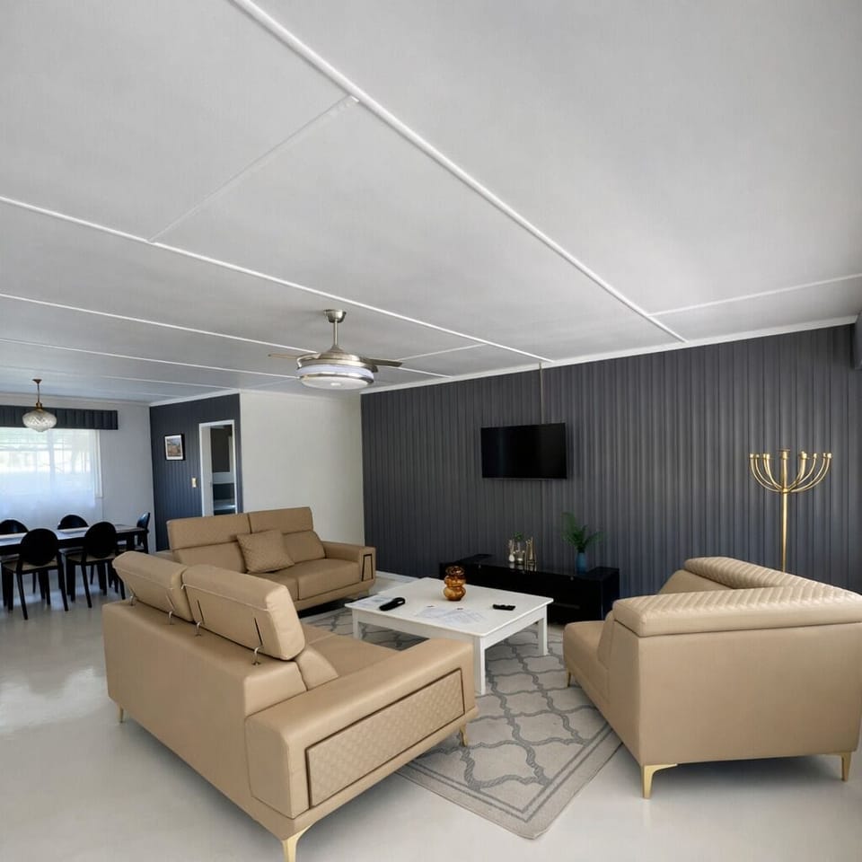 Luxury Villa | WiFi (free), bed sheets