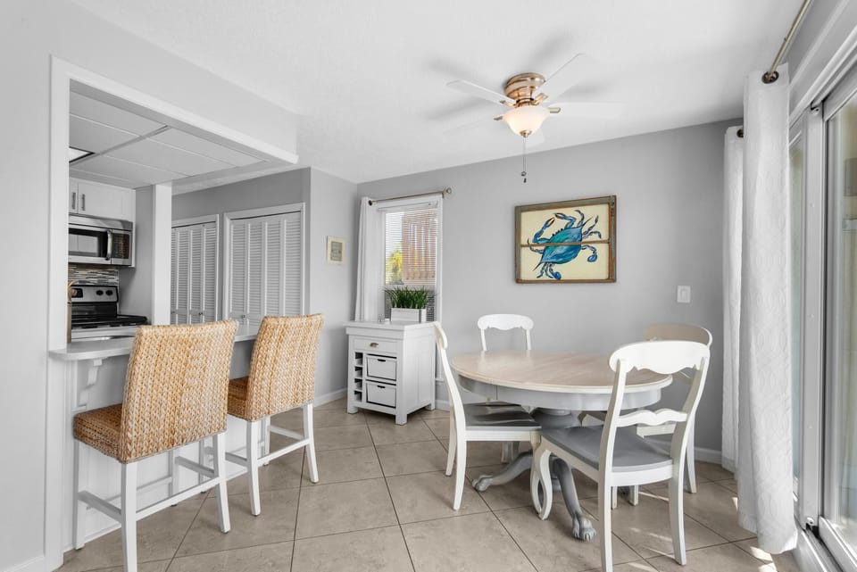 Condo, 1 King Bed with Sofa bed (Sandpiper Cove 1016) | Dining
