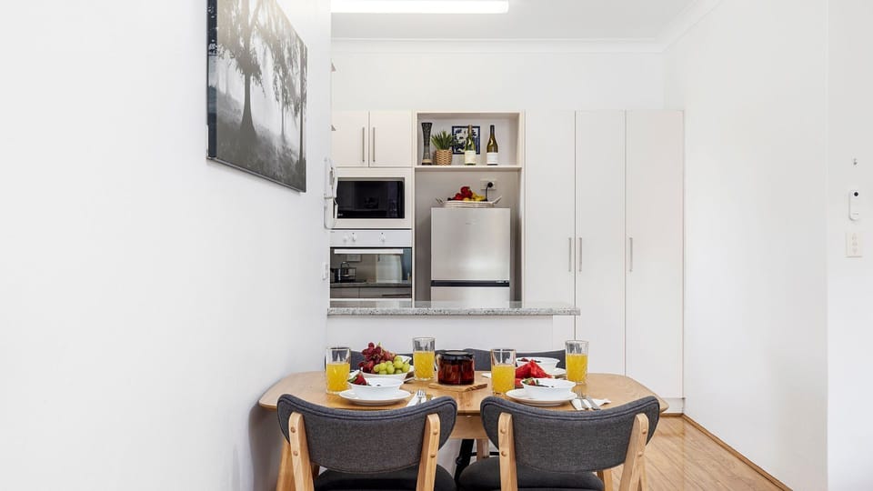 Beachside at Gretel | Dining Table | Kitchen | Microwave