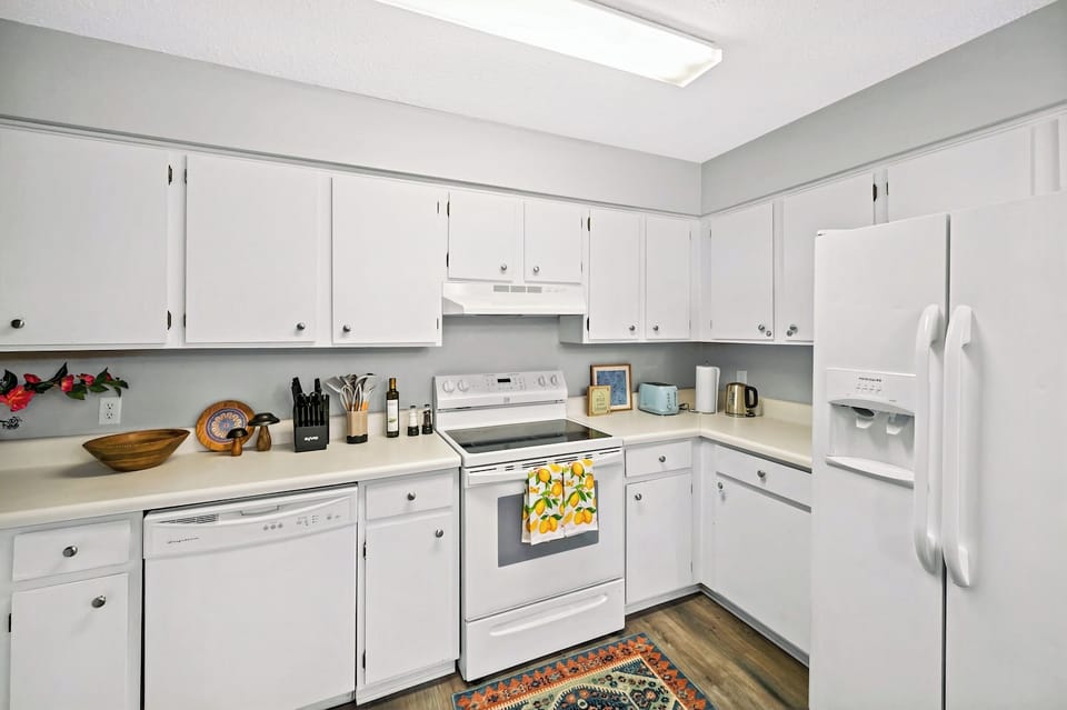 Chef it up on our fully equipped, modern kitchen (microwave not pictured)