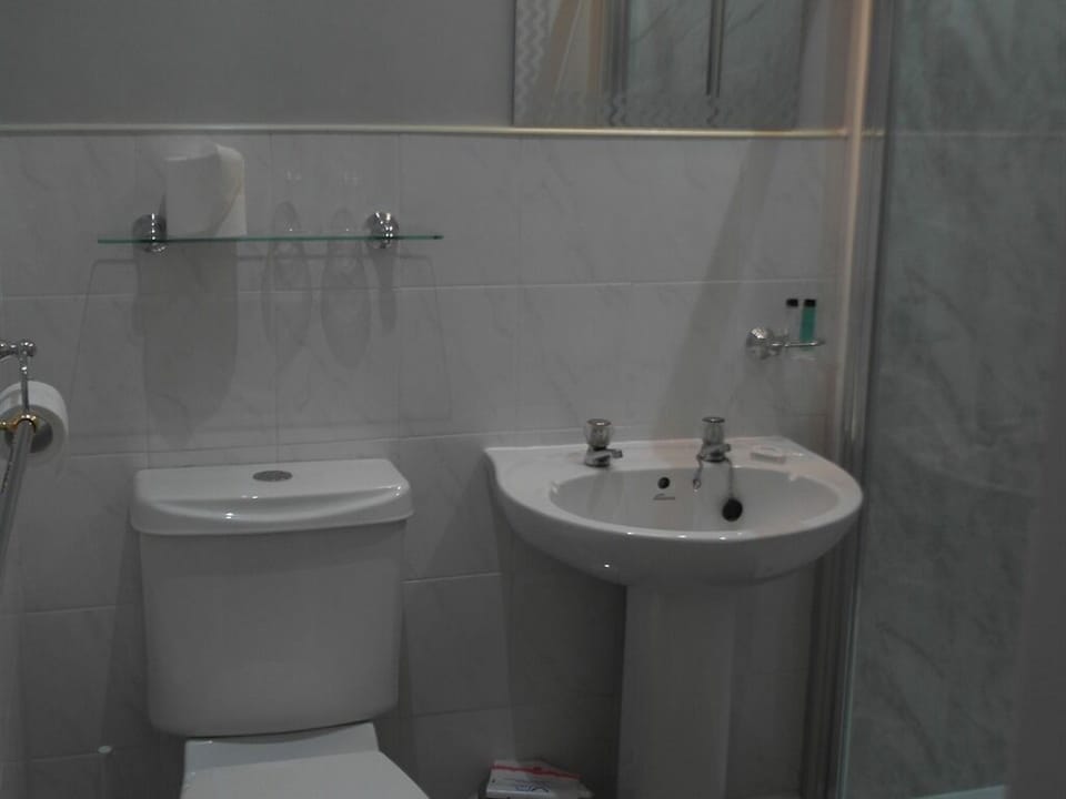 Double Room, Ensuite, Sea View | Bathroom