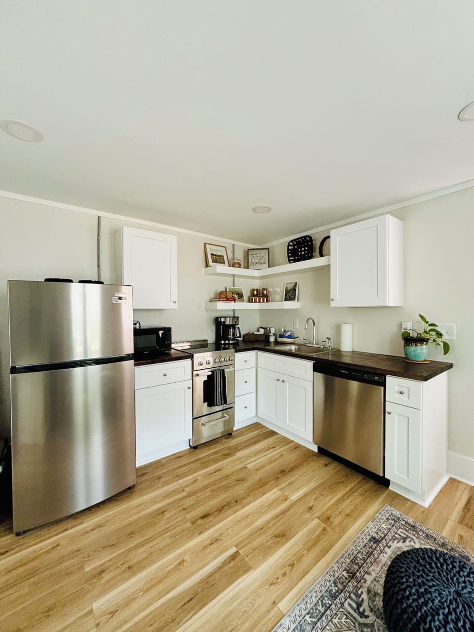 Fully Stocked Kitchen