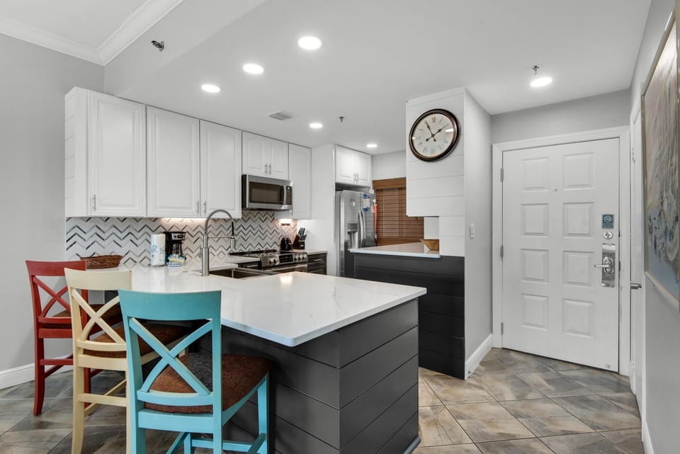 Condo, 1 King Bed with Sofa bed (Tops'l Beach Manor C-804) | Private kitchen | Oven, toaster