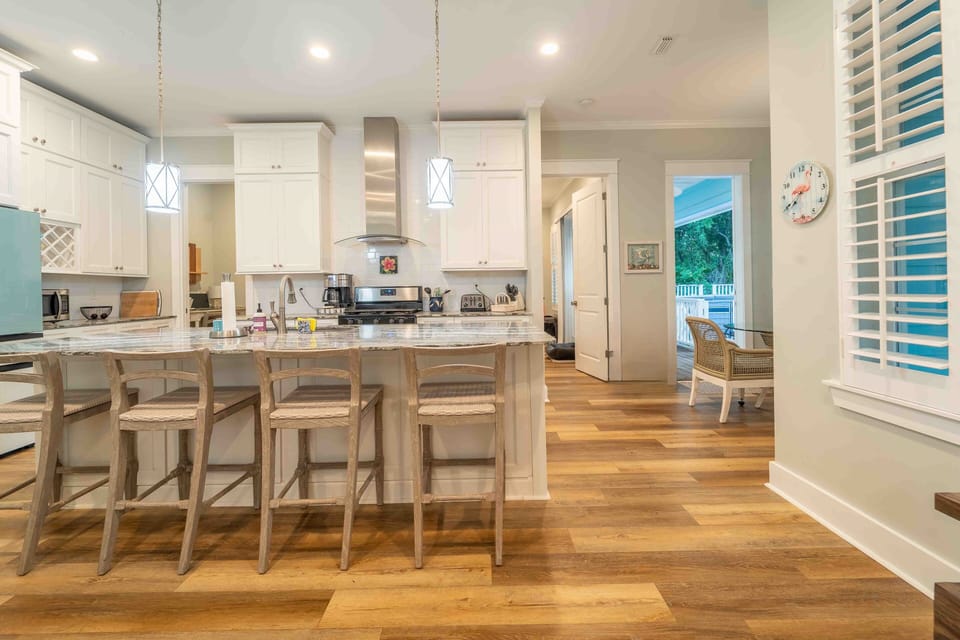 Alachua Ktichen and Breakfast Area