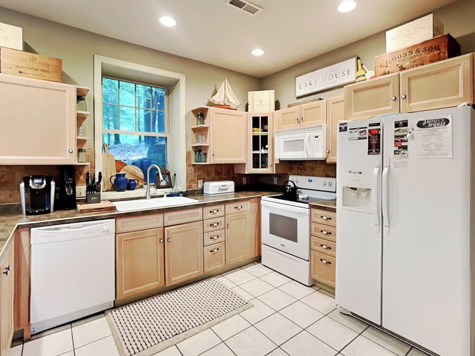 House (4 Bedrooms) | Property amenity