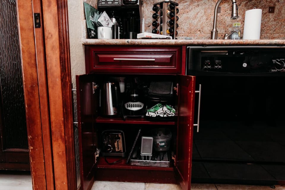 Fully Stocked kitchen