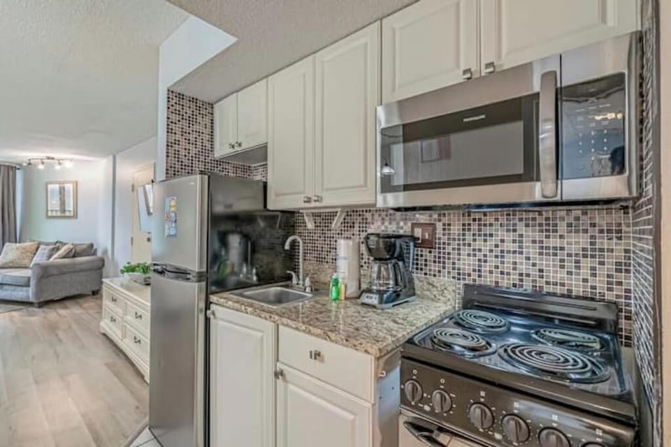 Refrigerator/Freezer, Stove and microwave