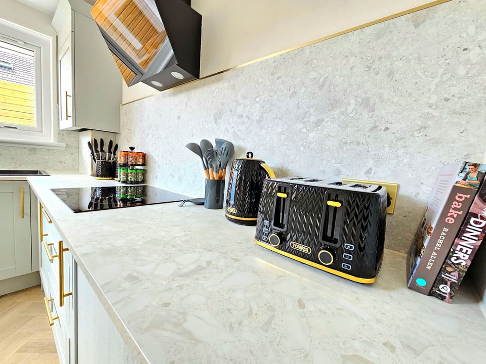 House, Courtyard View | Private kitchen | Highchair