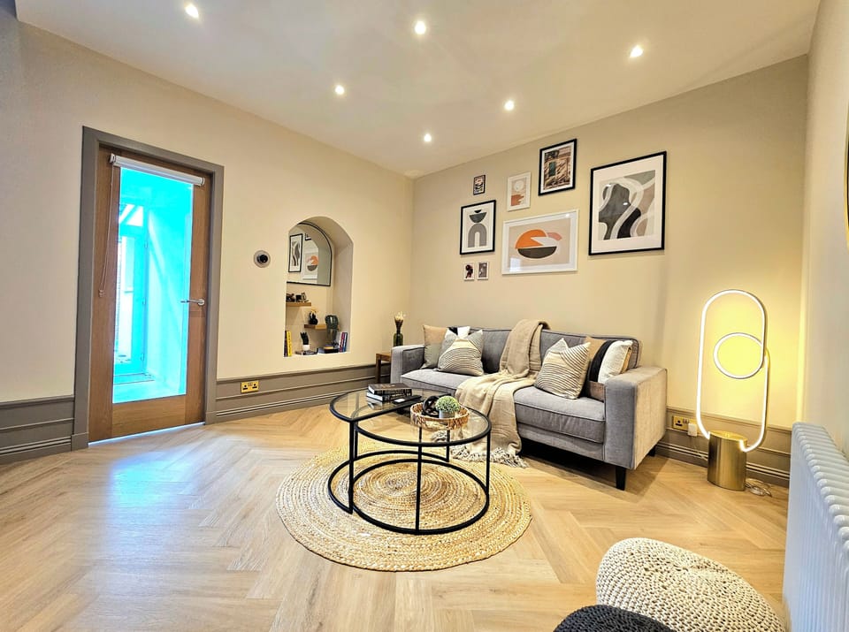 House, Courtyard View | Living area | 55-inch Smart TV with digital channels, Netflix, streaming services