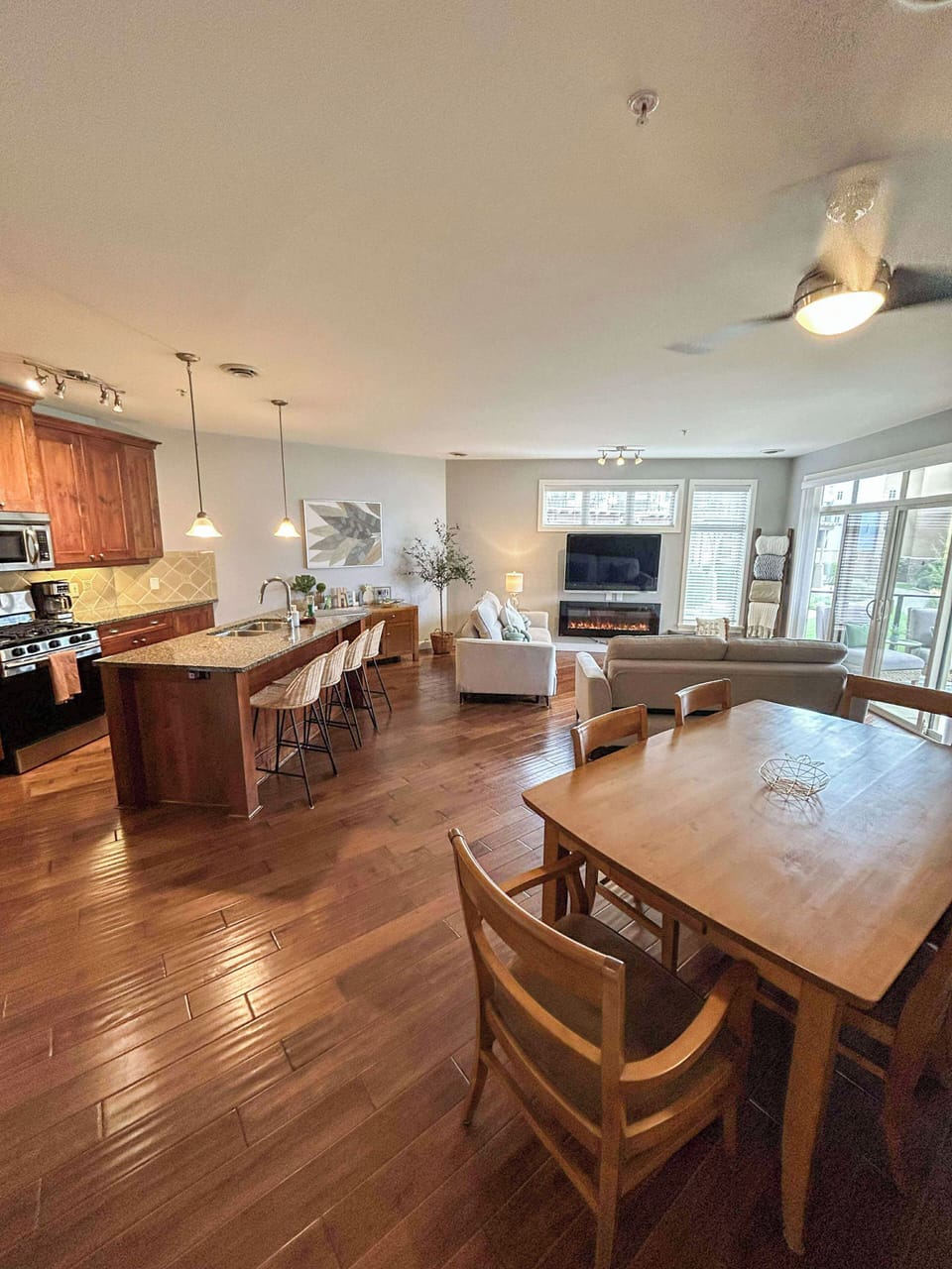 Spacious Kitchen, dining and living room