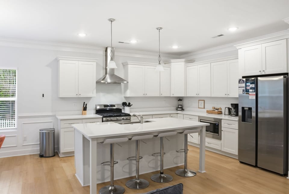 Cook, connect & relax in this coastal escape