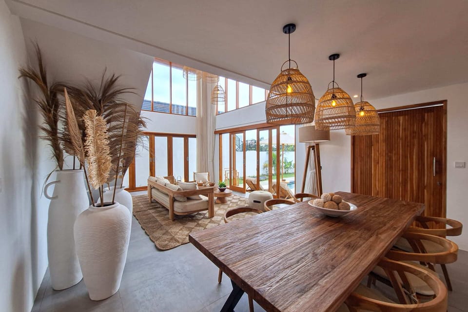 Basic Villa | Dining