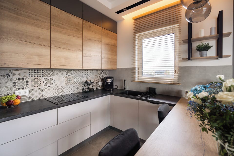 Deluxe Apartment, City View | Private kitchen | Fridge, microwave, oven, stovetop