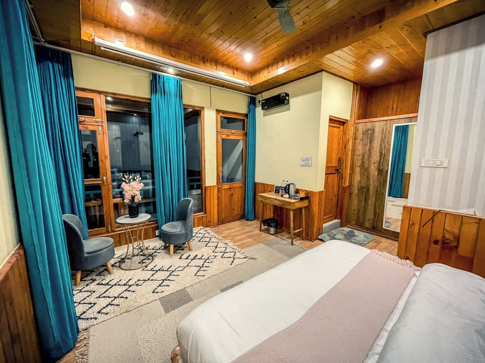 Superior Double Room | Blackout drapes, free WiFi, bed sheets