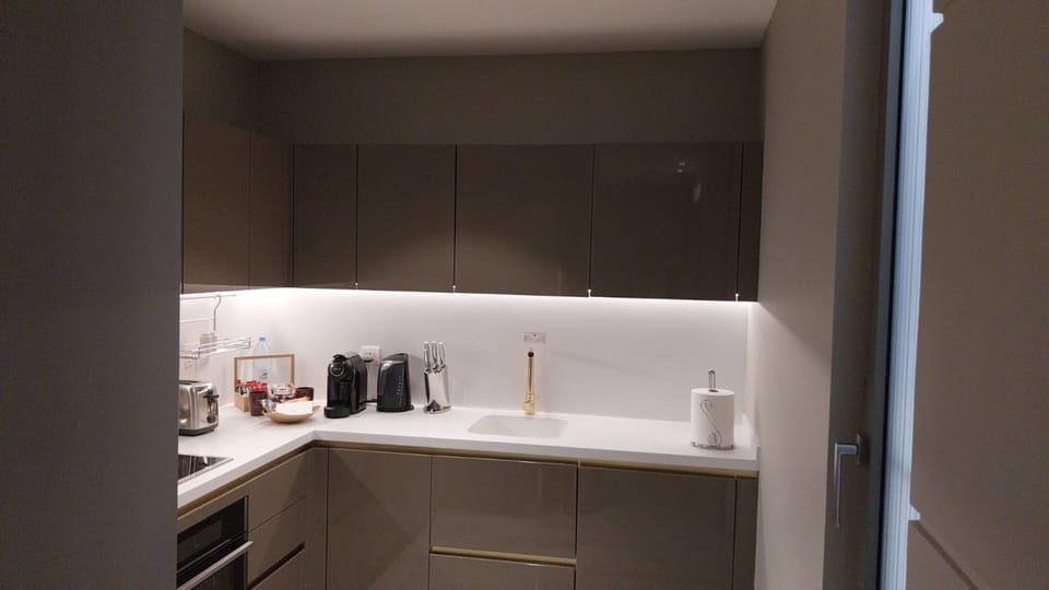 Espresso maker, electric kettle