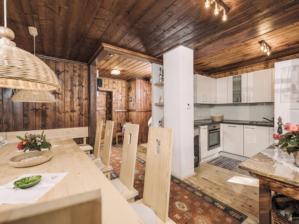 Deluxe Cottage, Mountain View | Private kitchen | Toaster, eco-friendly cleaning products