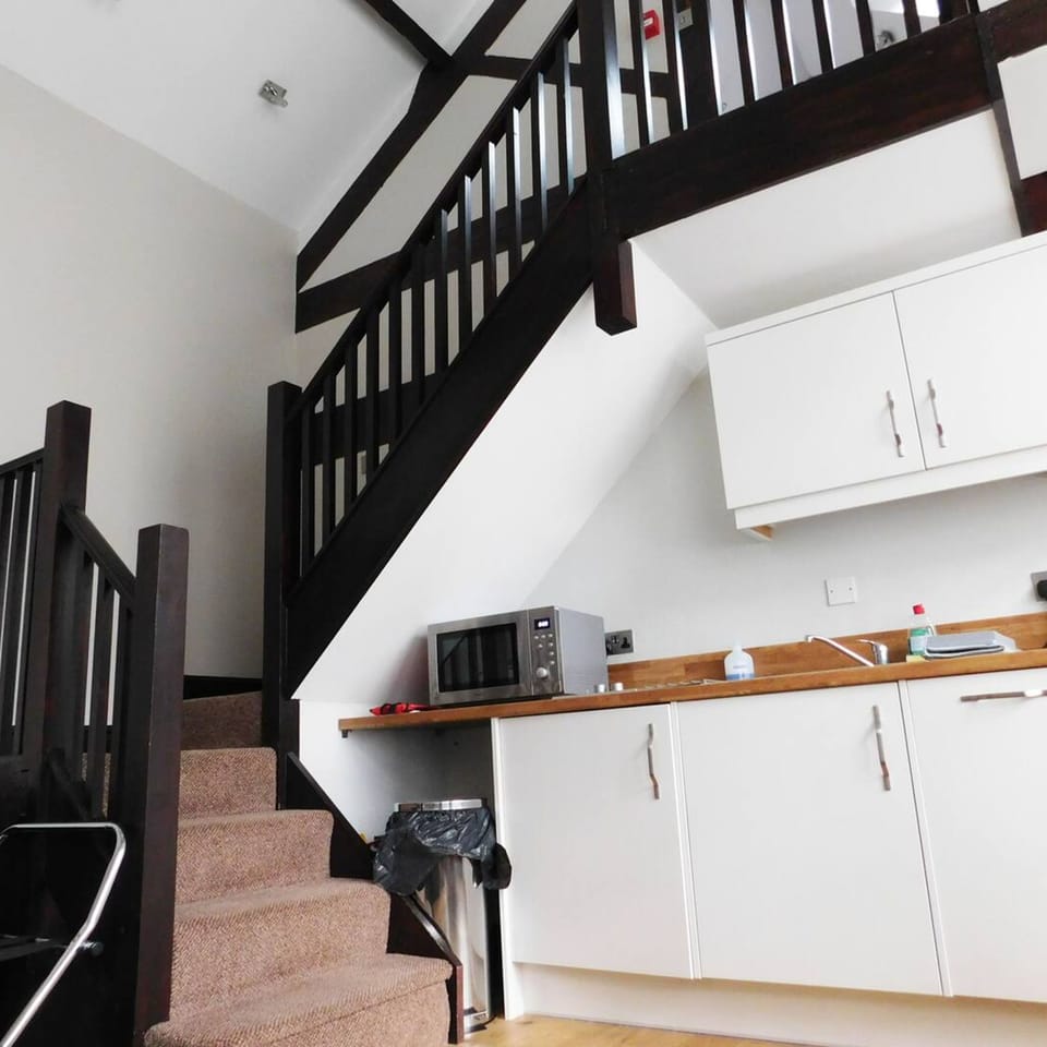 House | 1 bedroom, desk