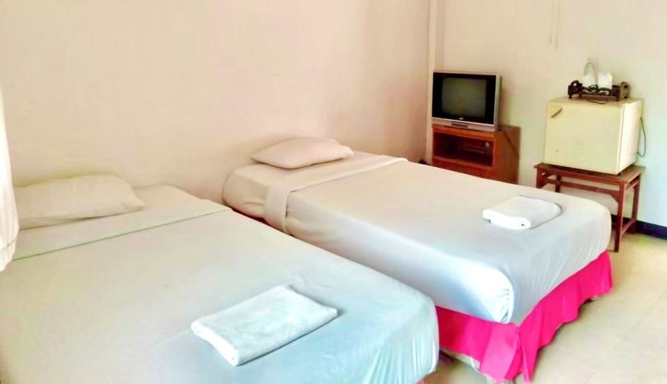 Classic Twin Room | Free WiFi
