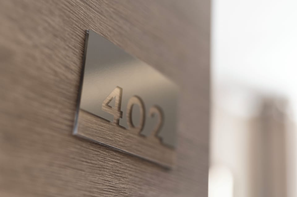 Suite | Down comforters, minibar, in-room safe, desk