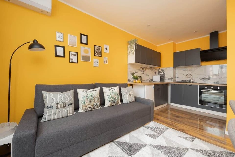 Spacious living room with full equipment.  
