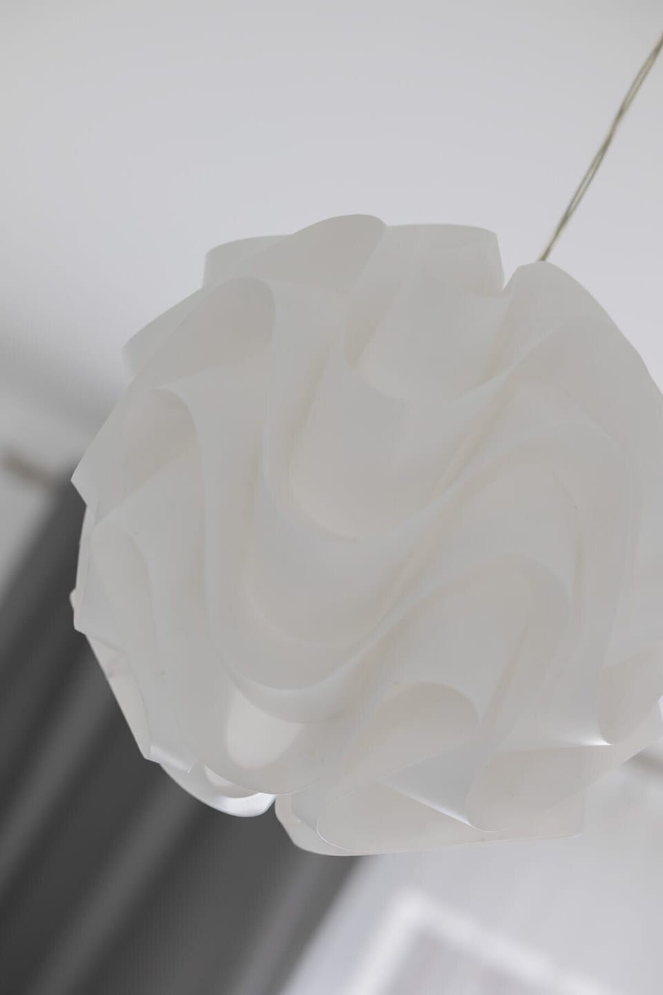 Decorative details in the apartment. 