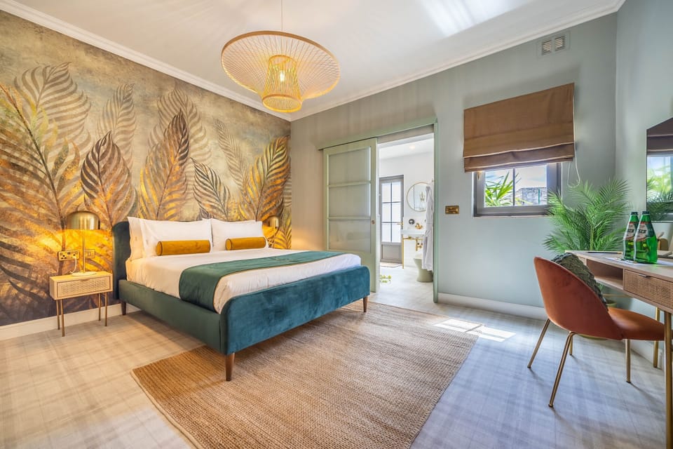 Deluxe Double Room, 1 Queen Bed, Non Smoking, Private Bathroom | Premium bedding, down comforters, minibar, in-room safe