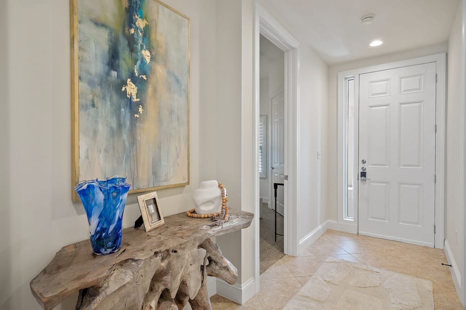 BeachHaven - The Alexander 304 - Seacrest - Foyer