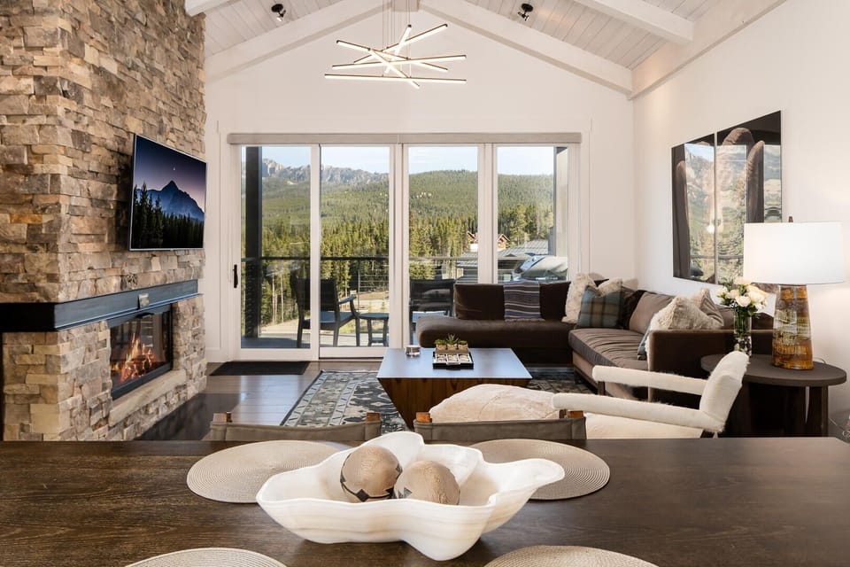 Condo, 2 Bedrooms | Living area