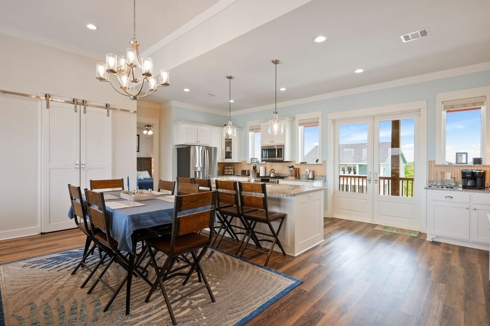 House, 4 Bedrooms | Dining