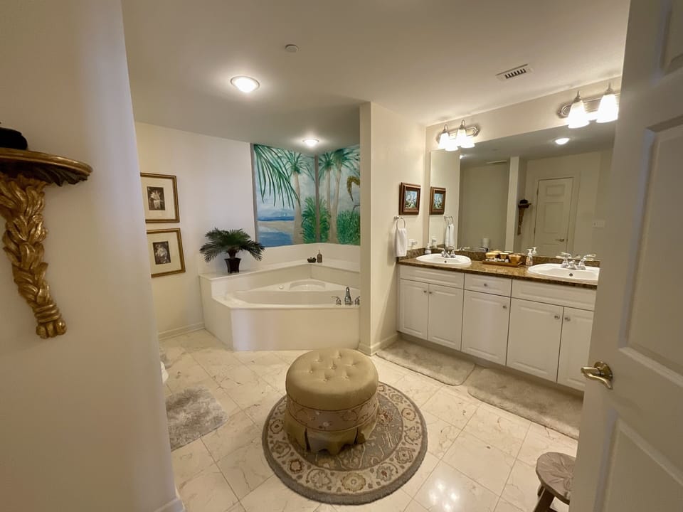 Corner Oceanfront 16th Floor Beauty With Access To All Amenities 4 Bedroom Condo Apartment in South Carolina