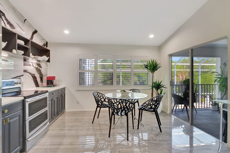 The Dining Nook Inside the Kitchen Seats 4