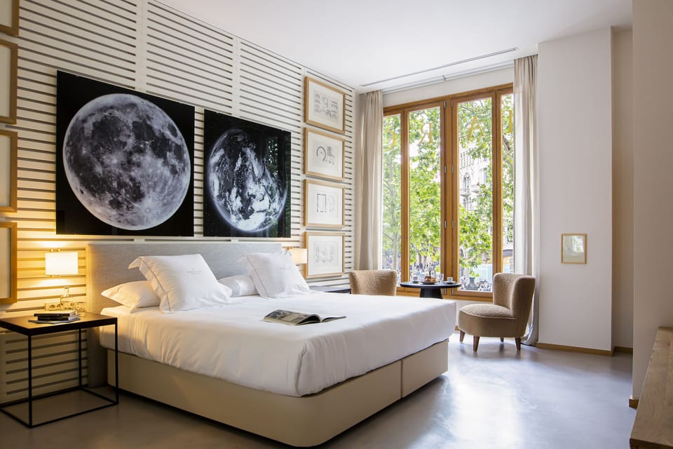 Deluxe Room | Premium bedding, minibar, in-room safe, desk
