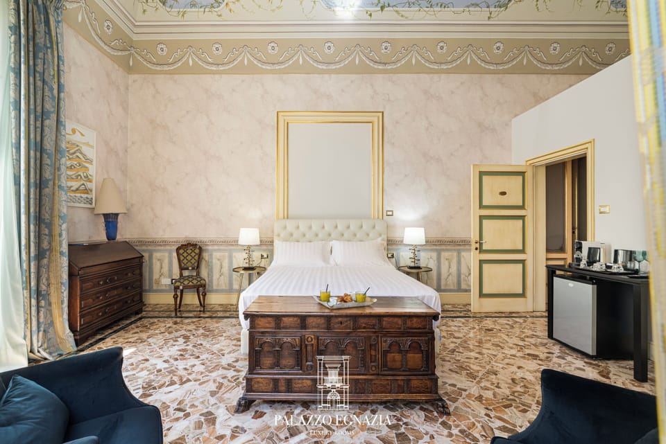 Junior Suite | 1 bedroom, minibar, desk, free WiFi