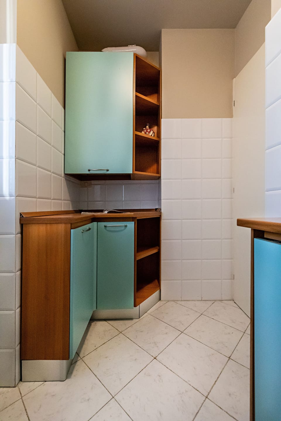 Apartment, Mountain View | Private kitchen | Microwave, oven, electric kettle, toaster