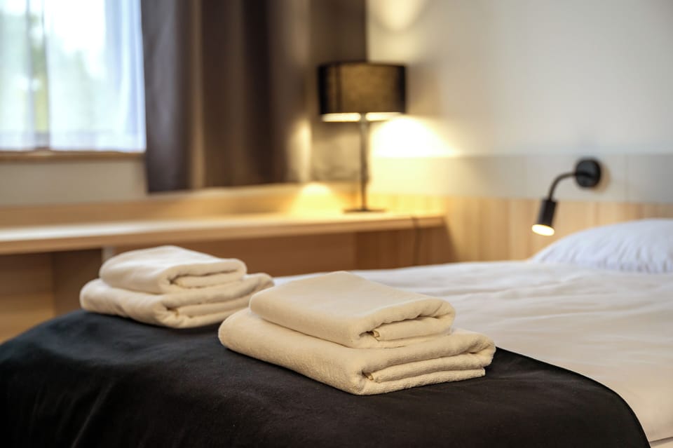 Comfort Double Room | In-room safe, desk, laptop workspace, free WiFi