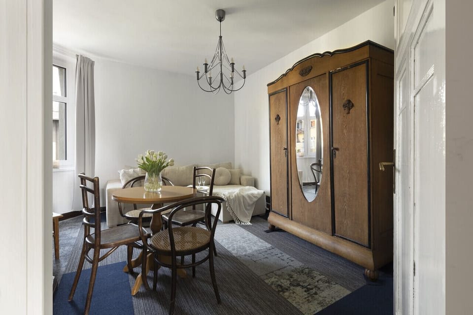 2 bedrooms, iron/ironing board, free WiFi