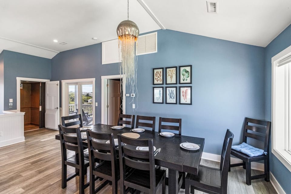 Top Level Dining Area