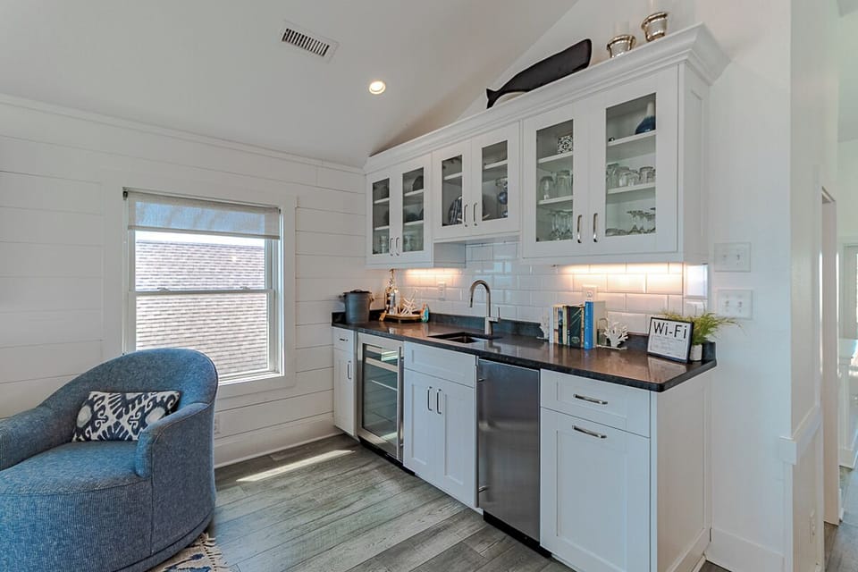 Top Level Wet Bar