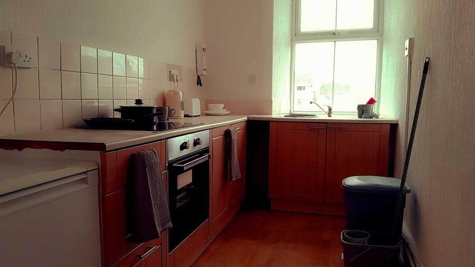 Basic Studio, Ensuite | Private kitchen | Highchair