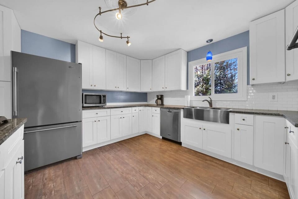 Gorgeous stainless steel appliances in this kitchen