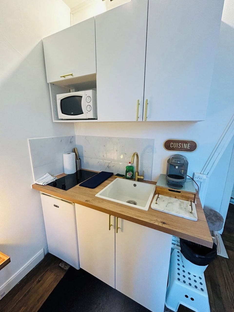 Full kitchen image 1