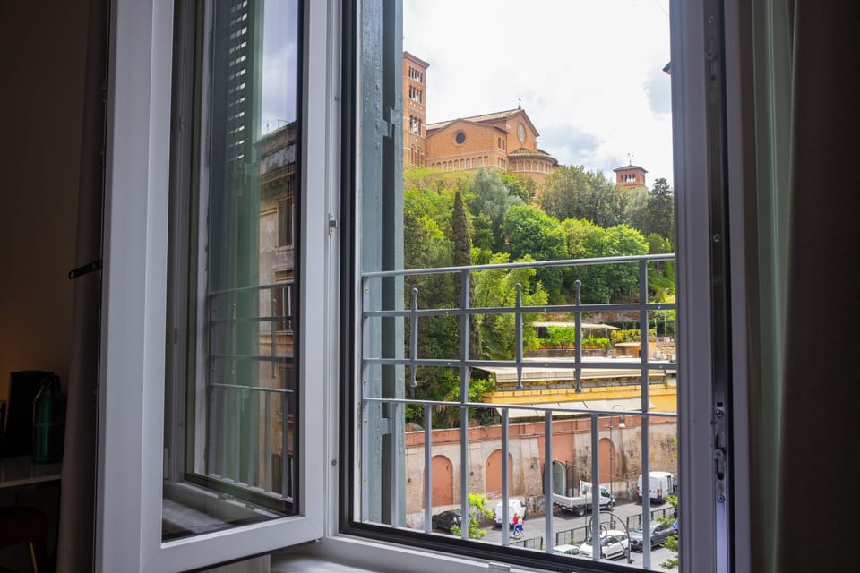 Deluxe Suite | 1 bedroom, Frette Italian sheets, premium bedding, Select Comfort beds