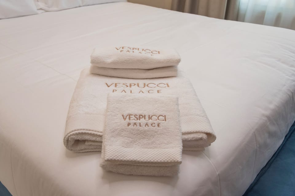 Deluxe Room, City View | 1 bedroom, Frette Italian sheets, premium bedding, Select Comfort beds
