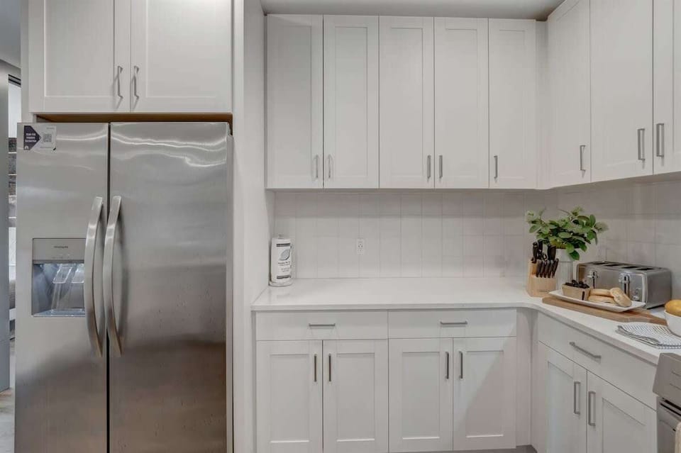 Fully stocked Chef's kitchen