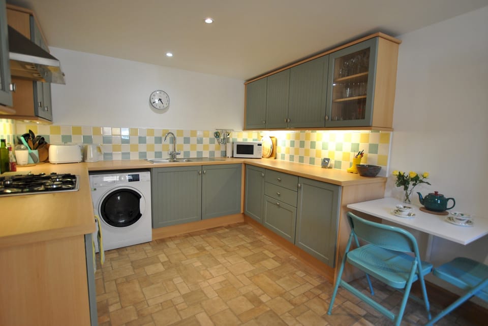 The kitchen is well-equipped

