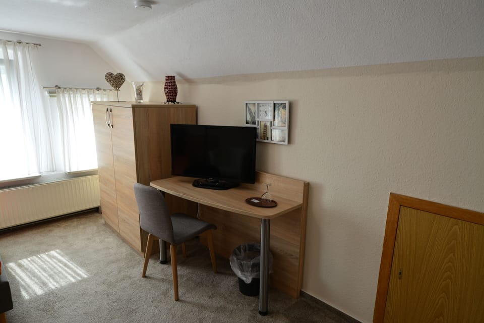 Standard Single Room | Desk, laptop workspace, free WiFi