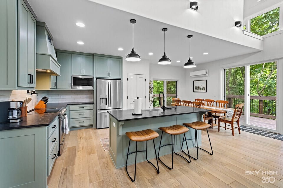 kitchen with all the amenities