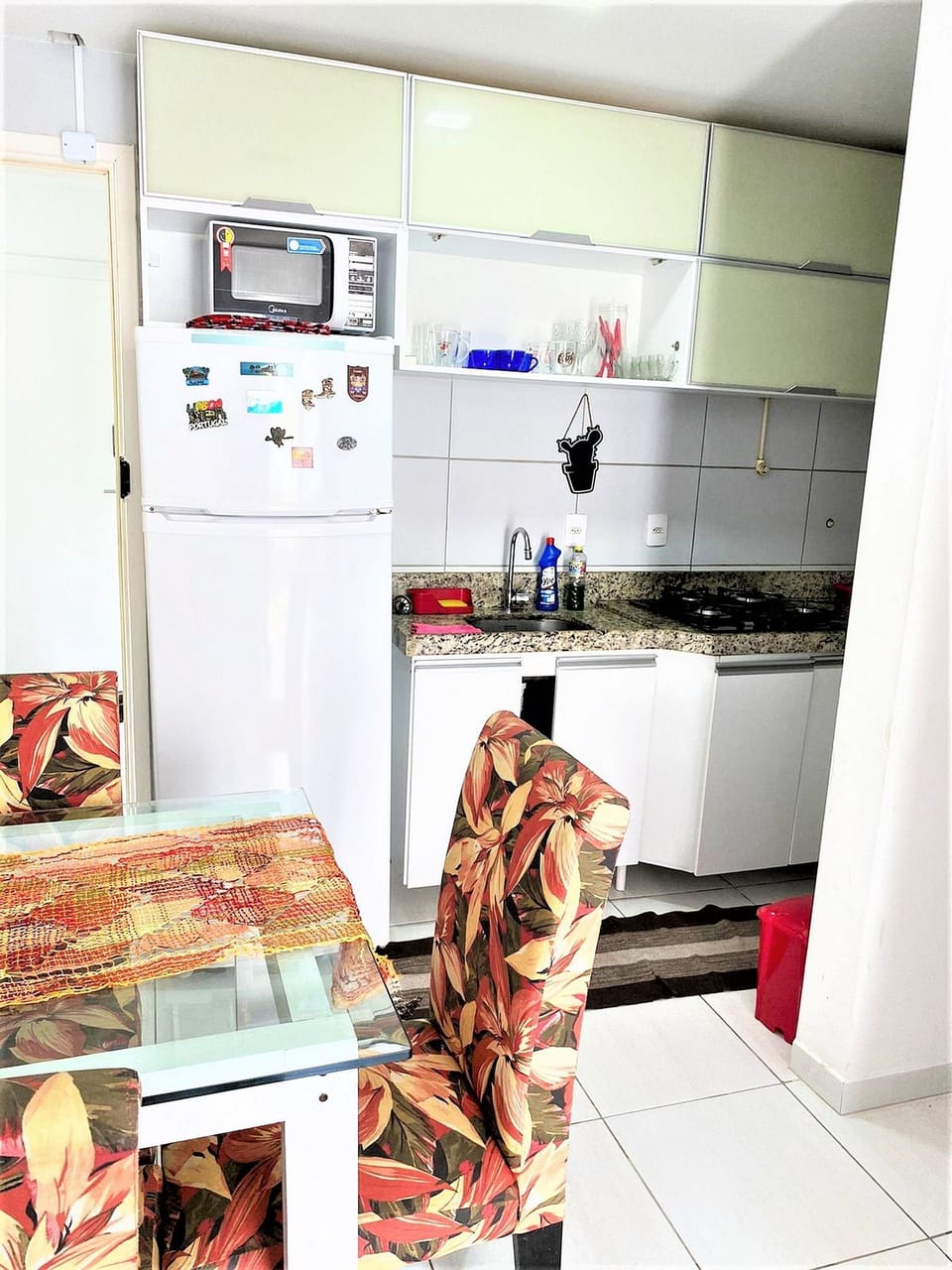 Classic Apartment | Private kitchen | Full-size fridge, microwave, cookware/dishes/utensils, freezer