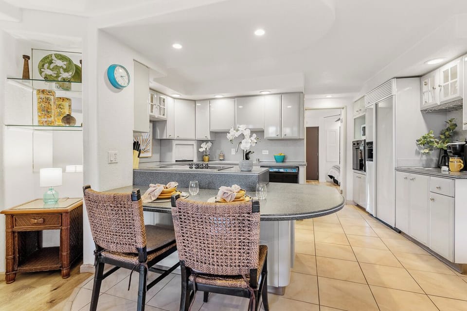 Dining seating for two