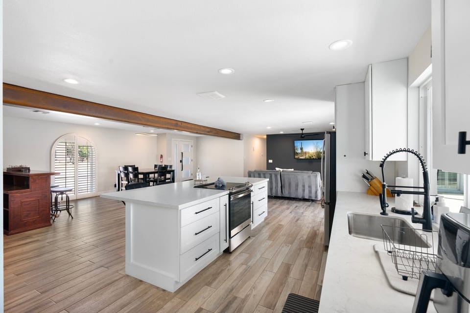 House, Pool View | Private kitchen | Fridge, microwave, oven, dishwasher